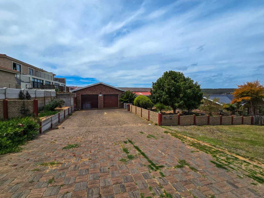 2 Bedroom Property for Sale in Stilbaai Wes Western Cape